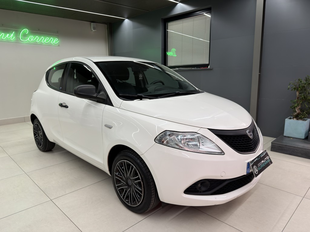 LANCIA YPSLON 1200 GPL DI SERIE GOLD